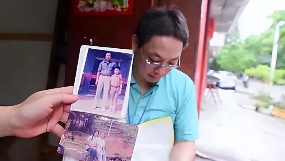 2013年，一名台湾男子在收拾父亲遗物时，竟意外发现自己在大陆还有一名同父异母的