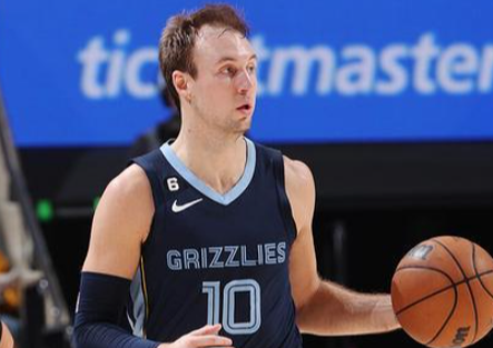 肯纳德回归正常水平了，球员都有爆的时候，但衡量一个球员能力得看平均值，现在肯纳德