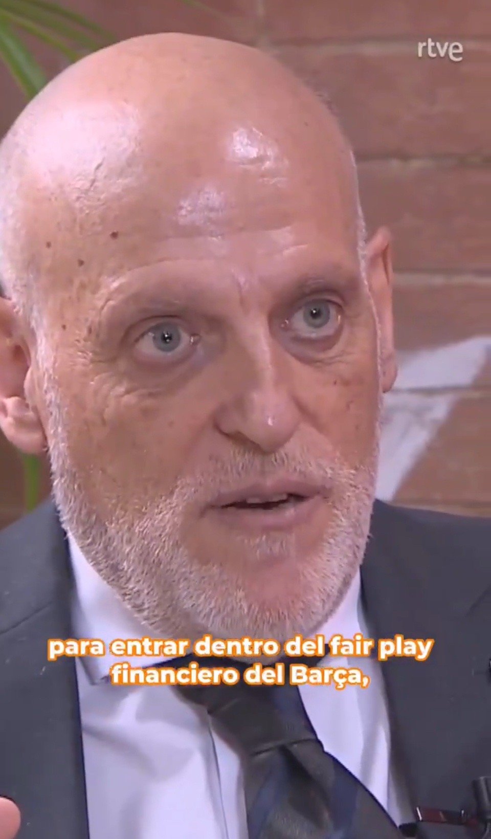 西甲主席特巴斯接受采访否认哈维关于梅西￼2023年回归巴萨已得到西甲联盟批准的言