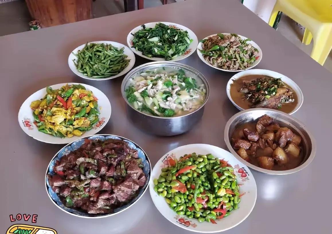 这桌菜要500块吗？今天老公生日，我回来晚了，转了500给儿媳妇让她备桌菜庆生