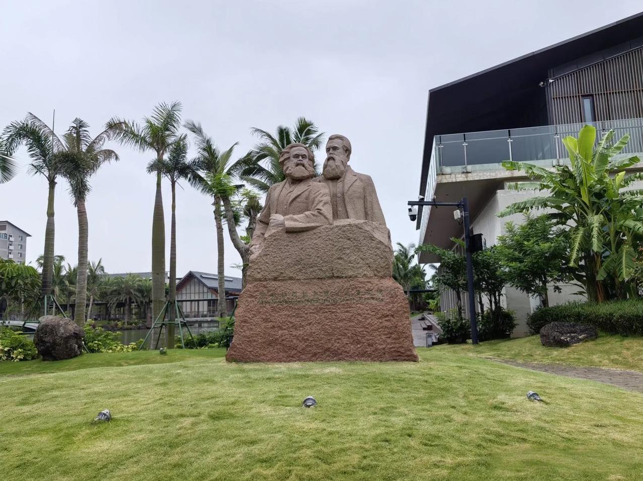 现在反腐力度不断加大，近些年也查处了一些纪委书记等内鬼，他们不少人曾经担任过反贪
