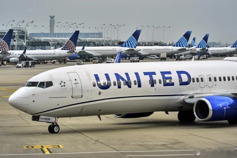 【由于技术问题，美国联合航空超过1000个航班延误】（美联社）由于技术问题，