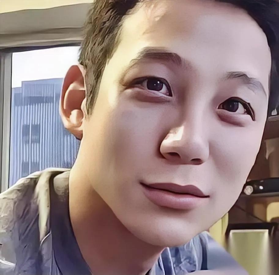 爆了！网红圈又出大事了！神秘人极光光突然登顶热搜一边是1200万粉主播被