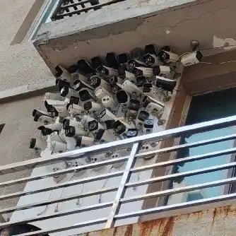 这是什么特工家庭？？在防谁啊有点夸张了吧