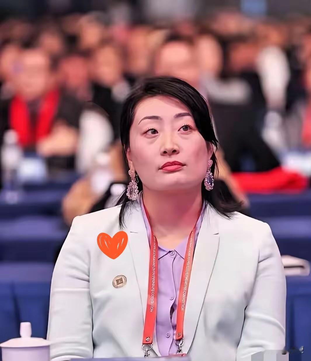 “没那‘娃哈哈’三个字，谁乐意买你的账？”网友这话听着扎心，却戳中了要害。