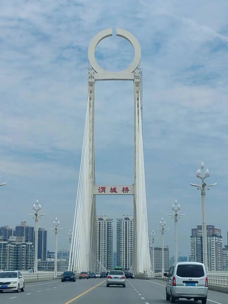 咸阳目前有五座渭河大桥，当然除了西宝高速渭河大桥和已经划到西咸的上林桥。但是大部