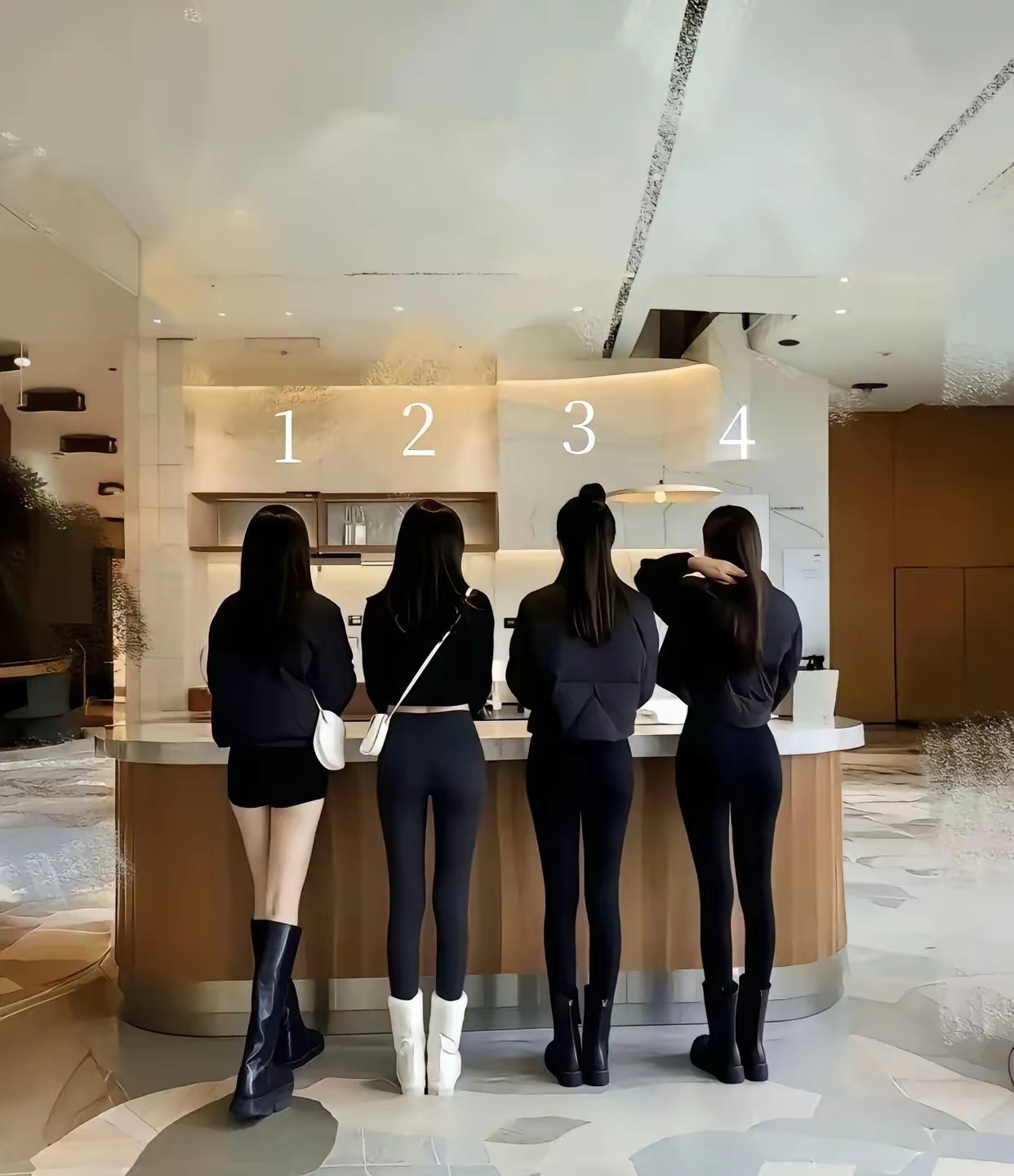 如果你是总经理，招聘秘书，下面四人中，你会招聘谁？