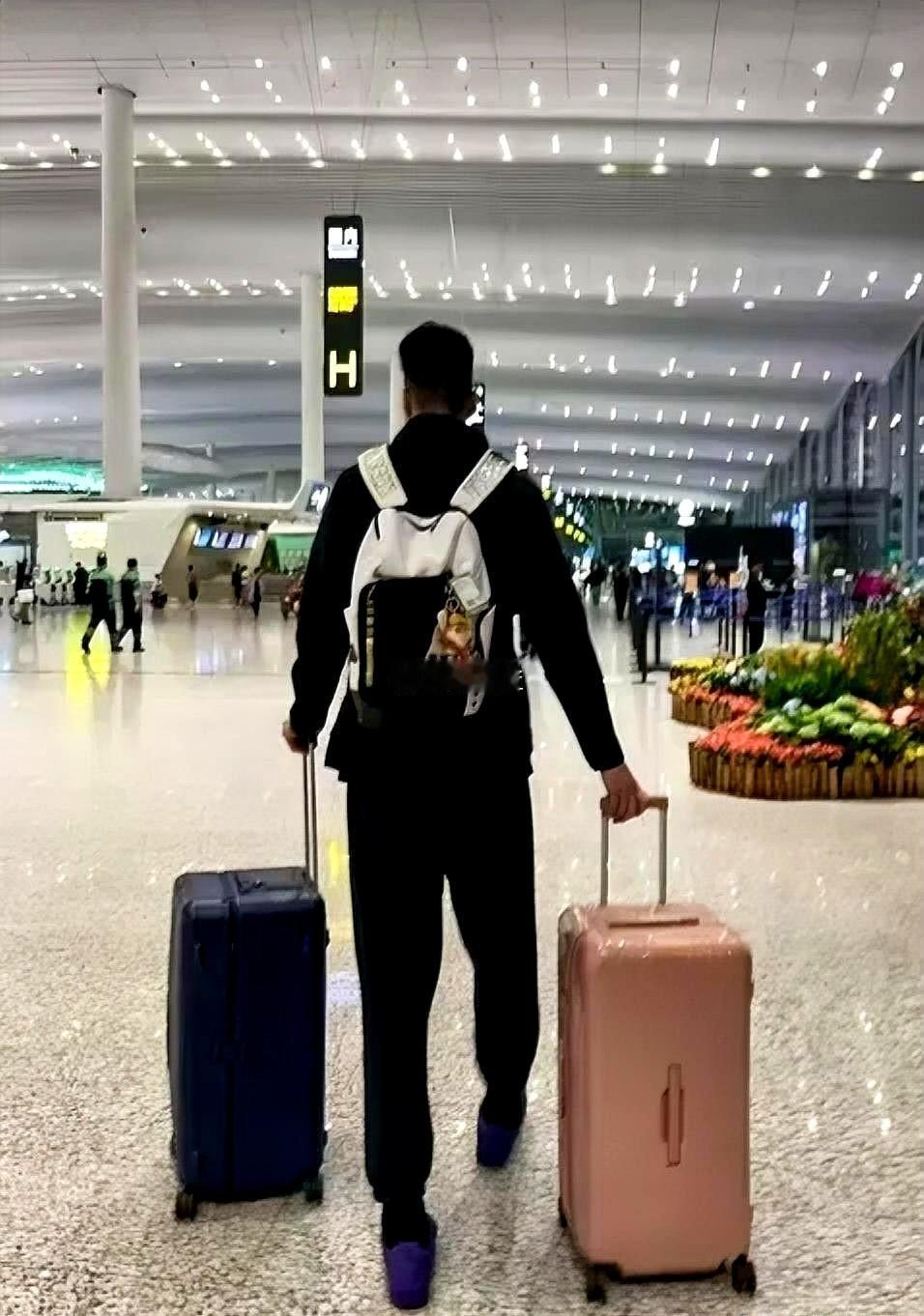 专门回来打周琦的吗？浙江主力中锋余嘉豪不打决赛已经返回西班牙！据国内媒体人透