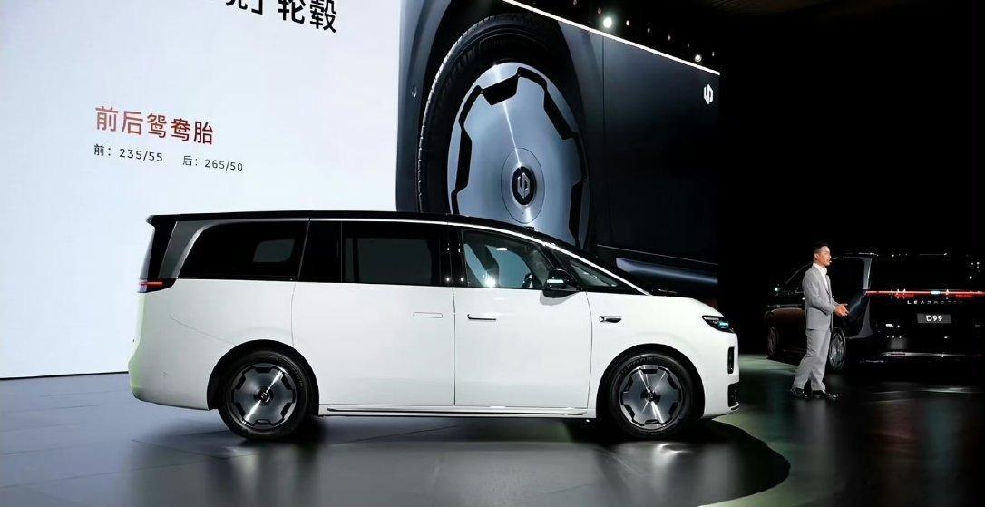 零跑D99价格24.98万起？你确定是没少加个“4”？零跑D99这定价，直接给M