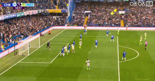 奥莱利这样的左后卫，只有瓜迪奥拉的阵容里才会出现吧！面对主场作战咄咄逼人的切尔