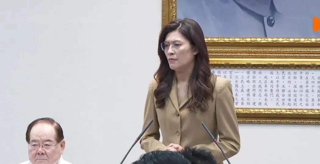 蔡正元入监，国民党主席郑丽文虽未亲自赴现场送行，但是郑丽文在27日的国民党中常会