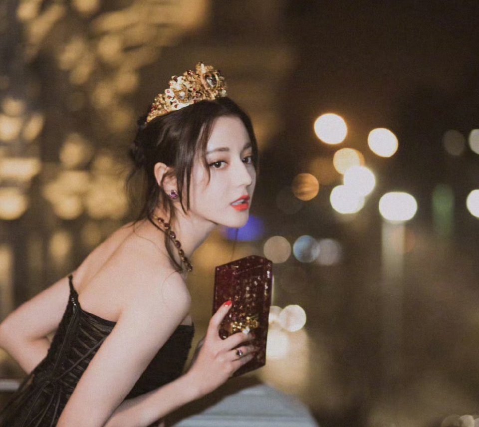 热巴开季刊迪丽热巴迪丽热巴迪丽热巴