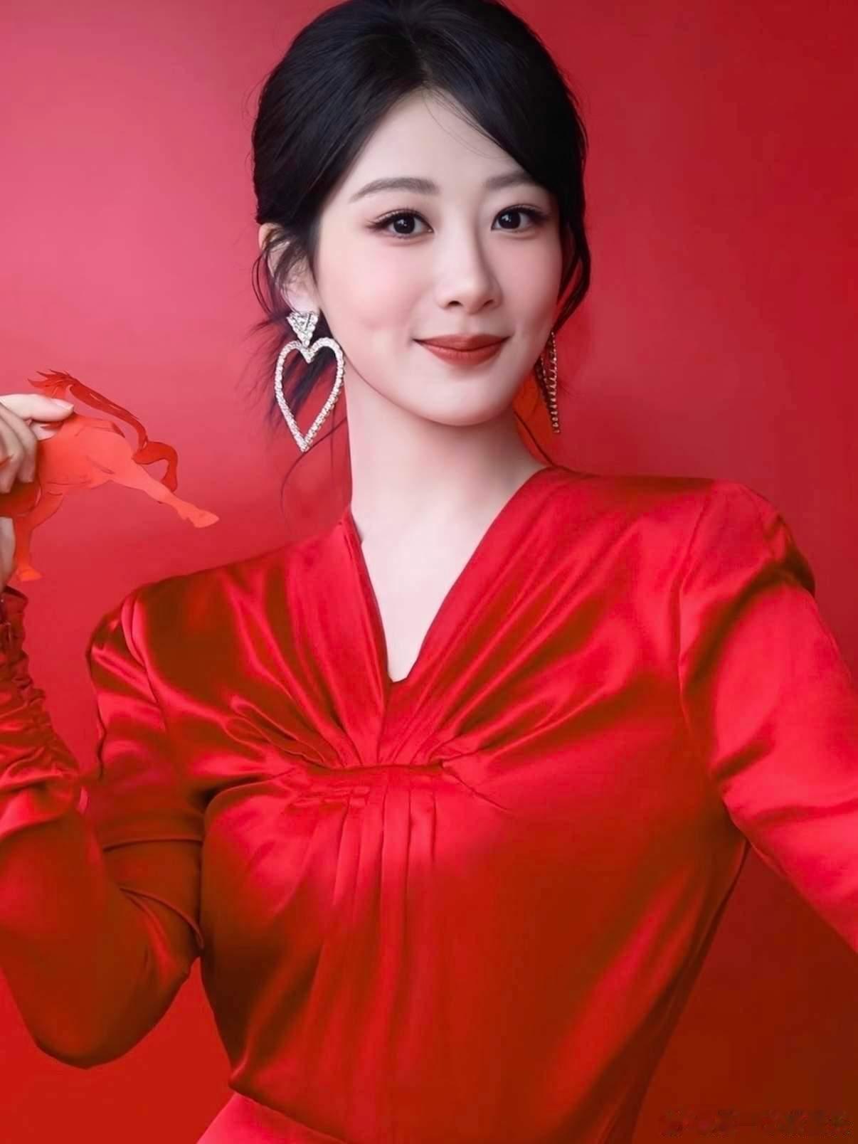 杨紫又陪跑白玉兰了。昨晚第29届颁奖礼，宋佳凭《人世间》周蓉拿下最佳女主，杨紫《