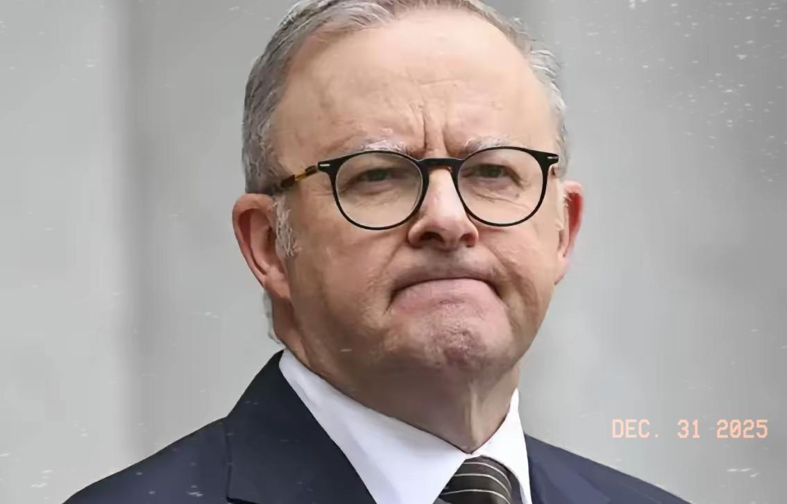 【澳大利亚插嘴解放军演习，这下天都塌了！中澳协定的特殊待遇暂停】​澳大利亚政府