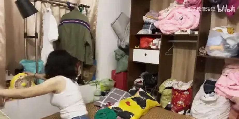 今天下午，一个负债累累的普通人第一次当起了外卖骑手，全程靠两条腿跑，没有电动车帮