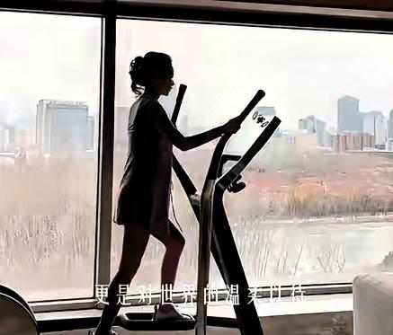 两种人生的战争，金钱或者自律，谁会先认输，汪小菲直播，大家都在看,他说大S长期