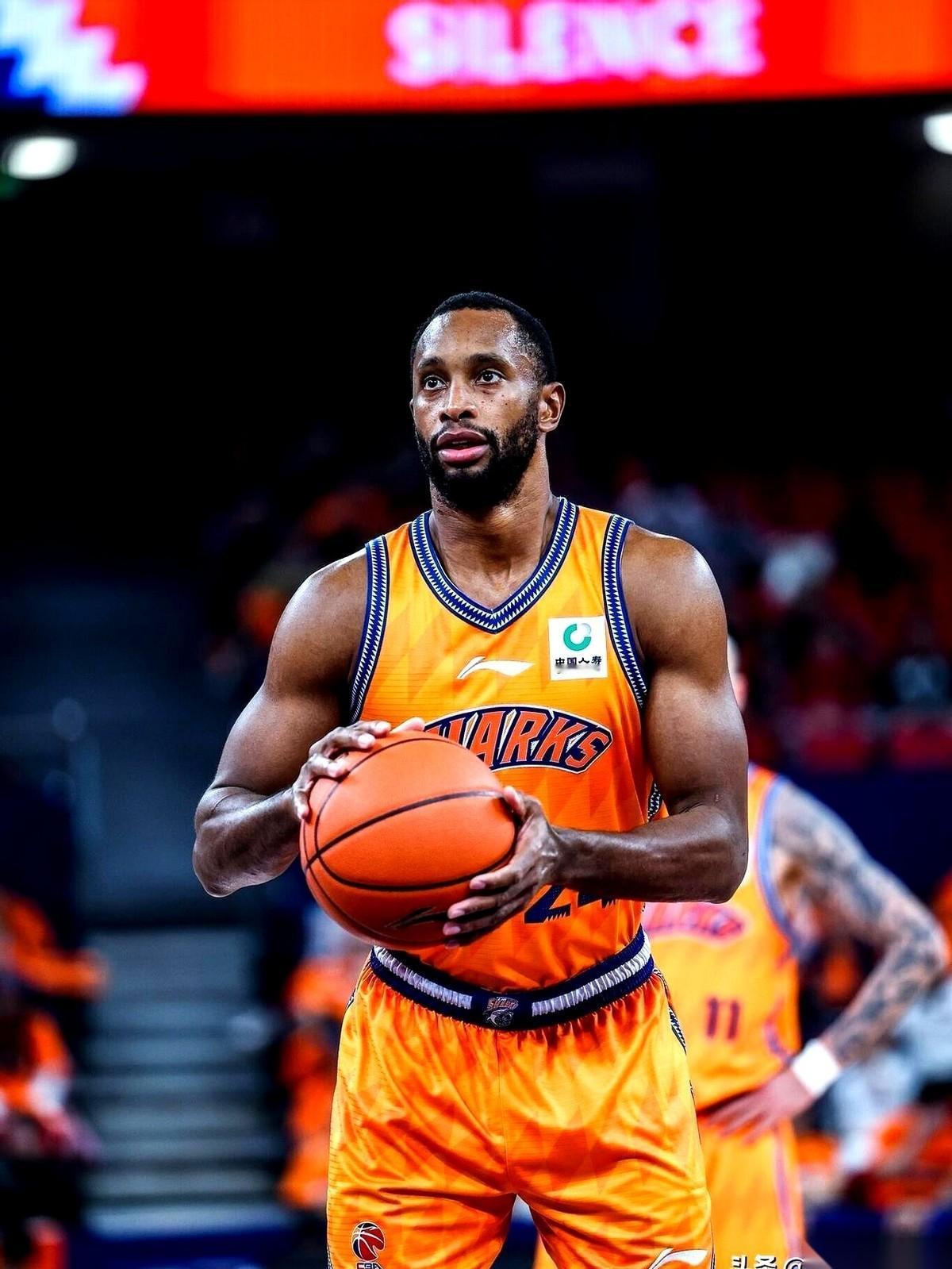 辽宁队放走弗格，是不是昏了头？转头人家就在老东家头上砍下31分，外加7个助攻，