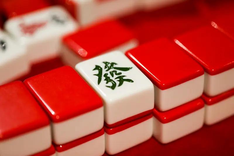 民警明确回应！过年亲友打麻将算不算赌博？这3条红线千万别碰，全家安心过年过