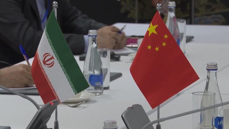 伊朗外长果然聪明。刚参加完印度峰会，转头直奔北京，带着三重难题来搬救兵，他知道只