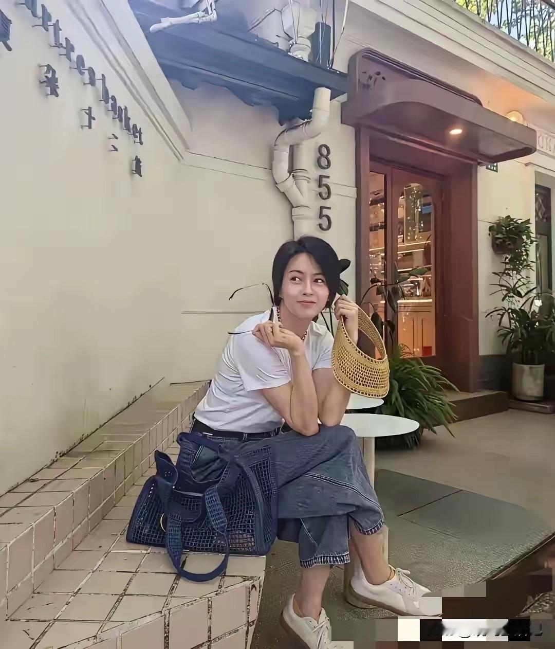 不知道00后们，认得她不