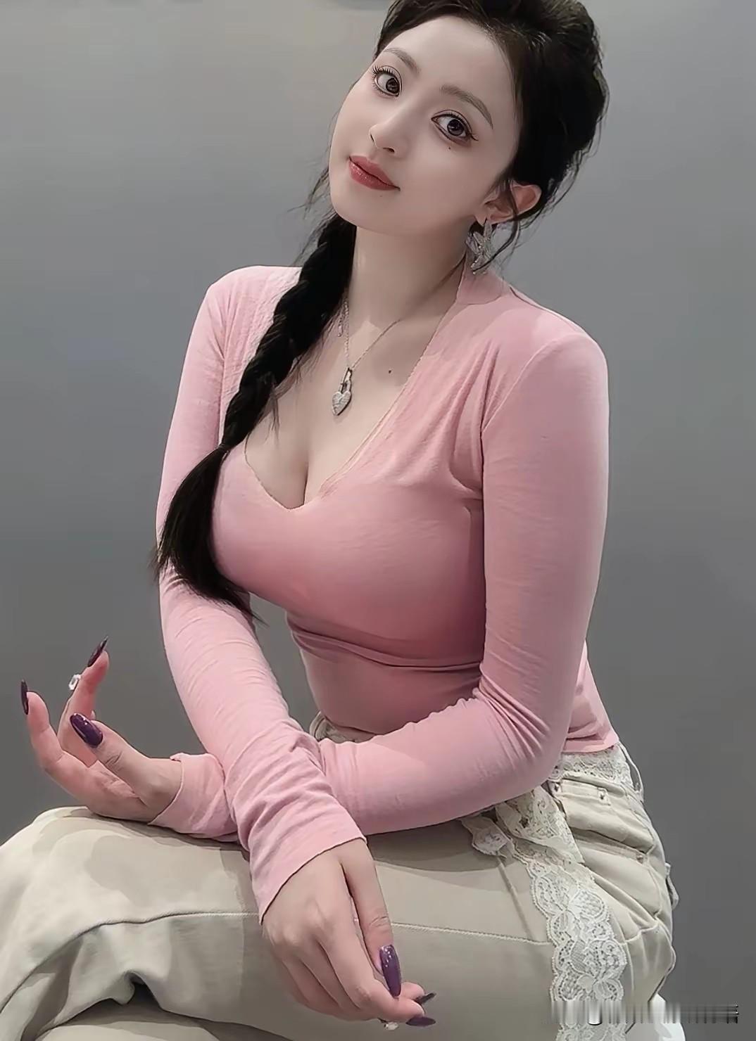 这种穿搭风格可激发他人对美的不同认知和思考。