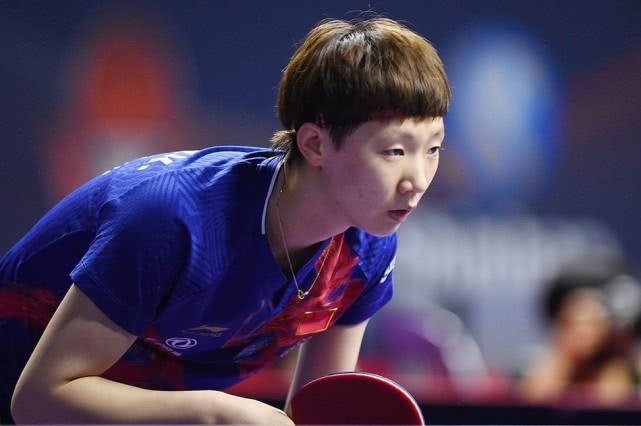 邓亚萍这点评太狠了！直接扒光王曼昱的冠军底牌邓亚萍在最近的世乒联总决赛解说中，