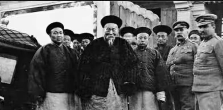 怎样破曾国藩的结硬寨打呆仗？常凯申同志作为曾国藩的粉丝，就让小弟用过稳扎稳打