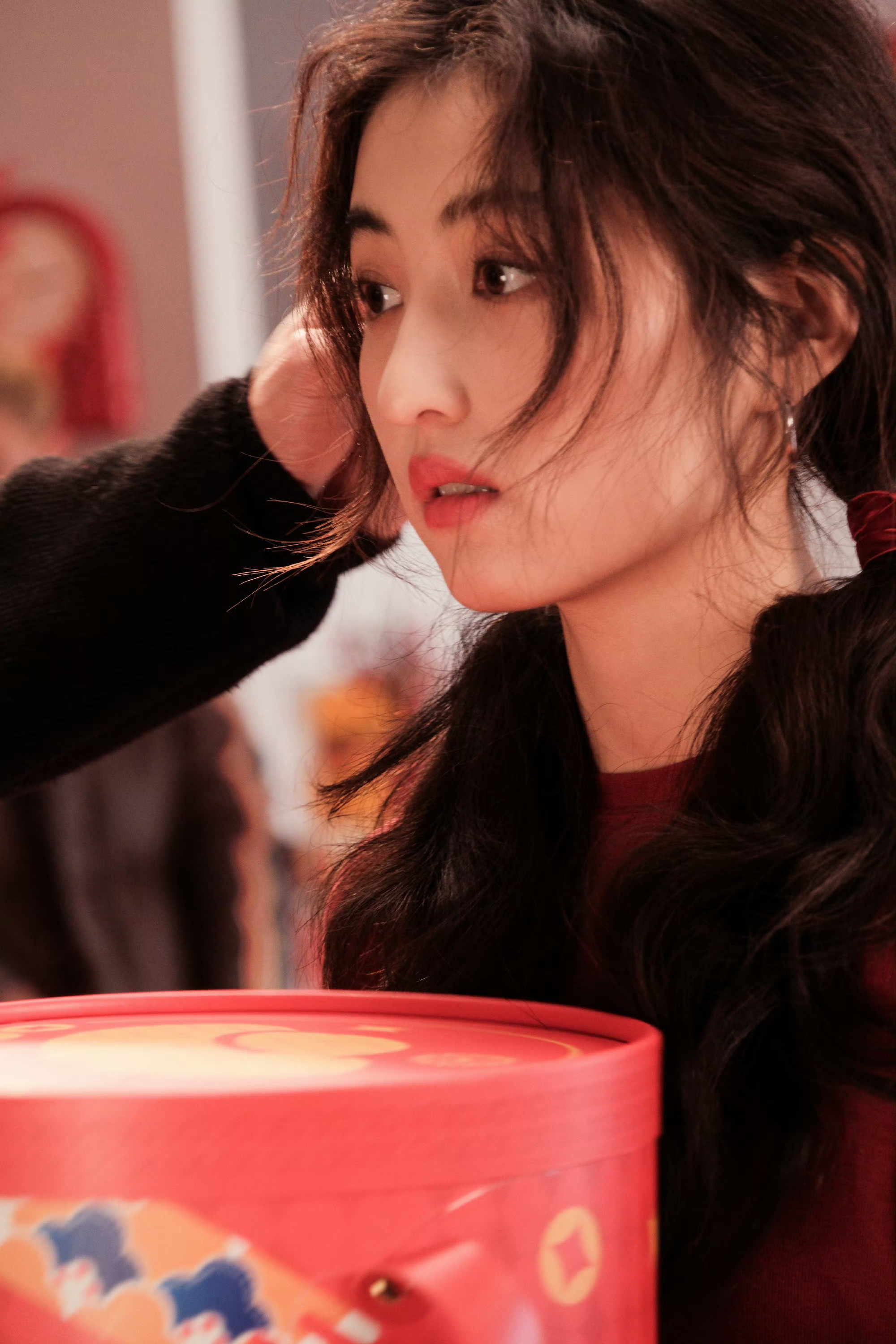 张子枫红红火火好喜庆，就这个双马尾萌物爽！