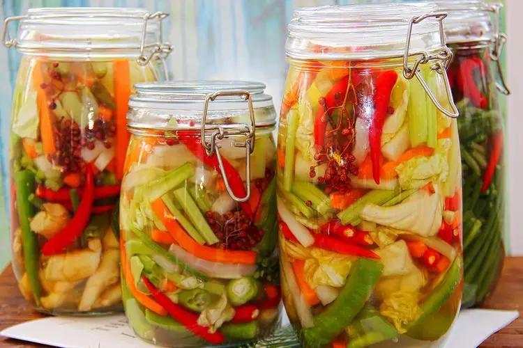 医生一再强调：年纪大了，宁可天天吃肥肉，都不要多吃这3样肥肉有害健康，这是深