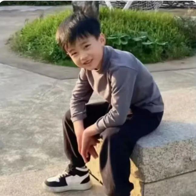 有人说：孩子过分懂事，从来不是天赋，而是没人撑腰，被迫提前长大的心酸…广西
