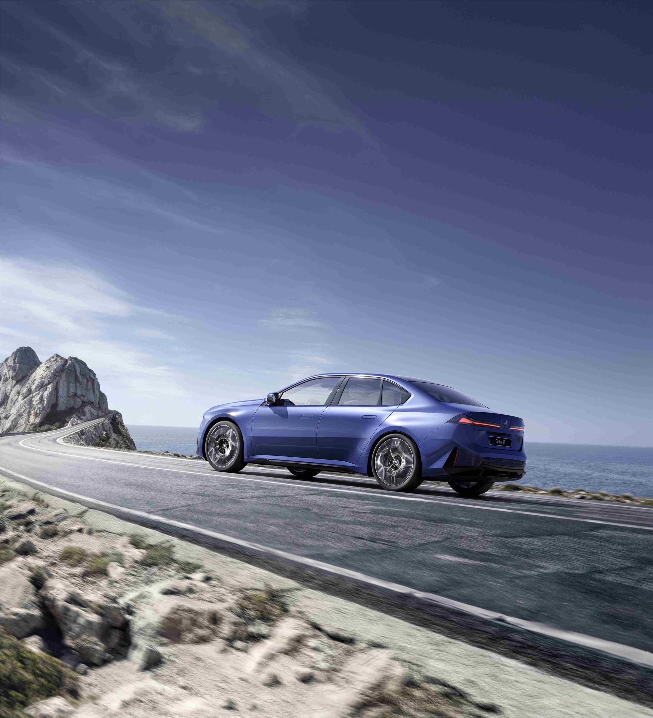 新世代i3终于来了。首先面世的是i350xDrive四驱版本，