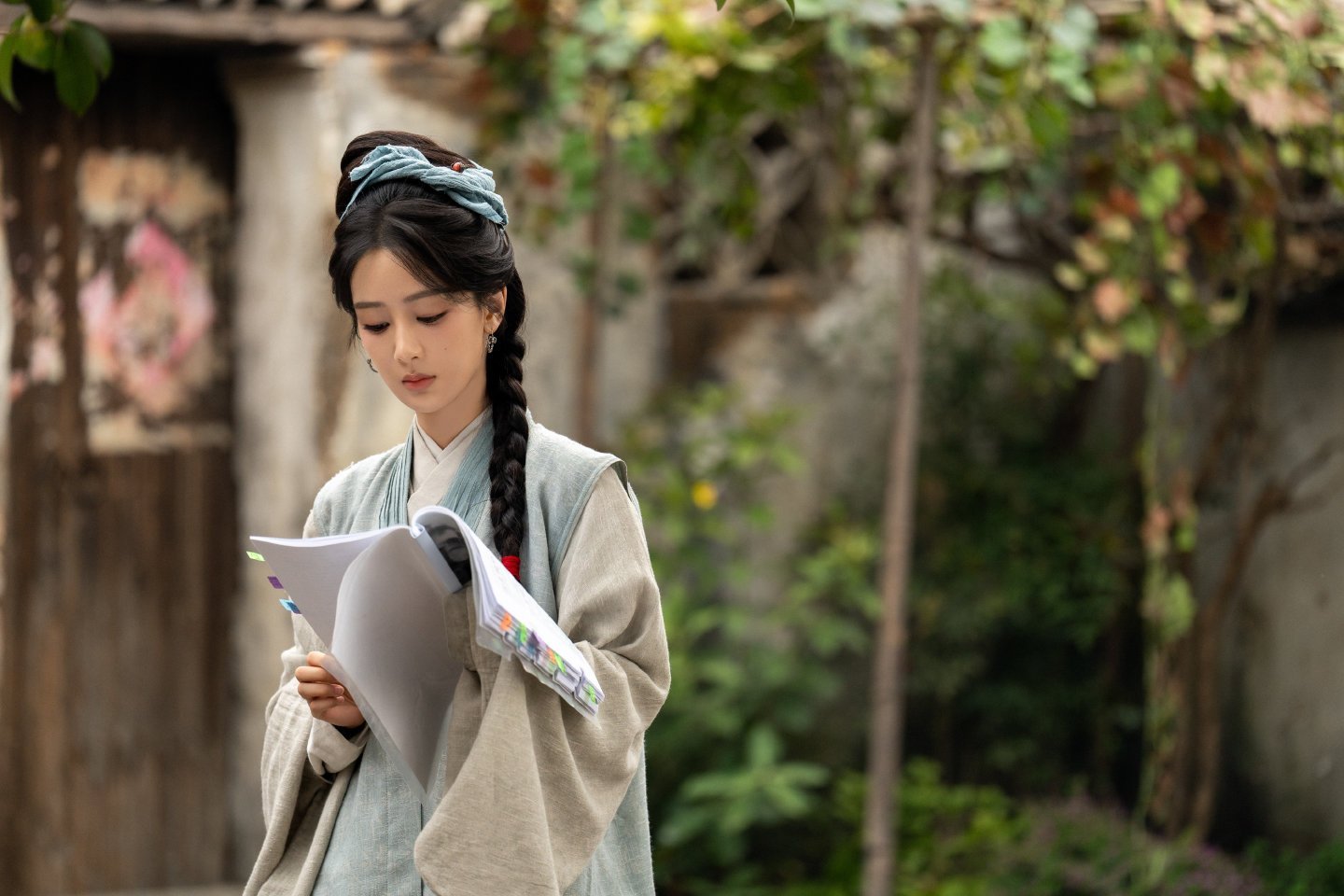 灵魂画手李祯杨紫这画的是什么别的我不服，画画这块此女跟我真是棋逢对手。抽象派选