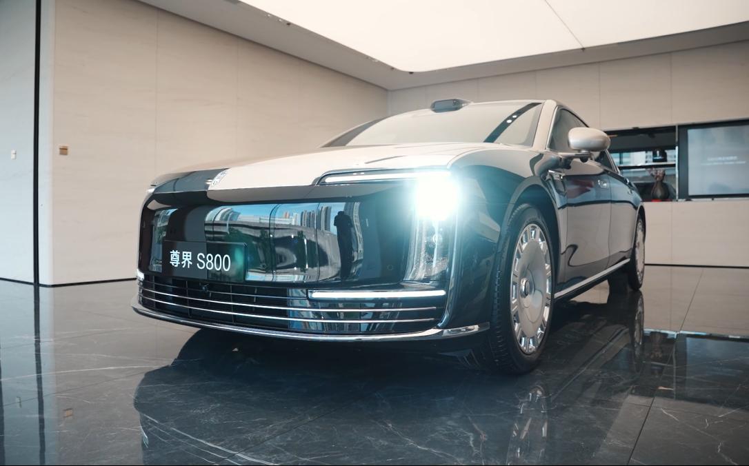 尊界S800首次OTA震撼来袭！后排隔空操控+一键隐私擦除，百万豪车智能体验再封神