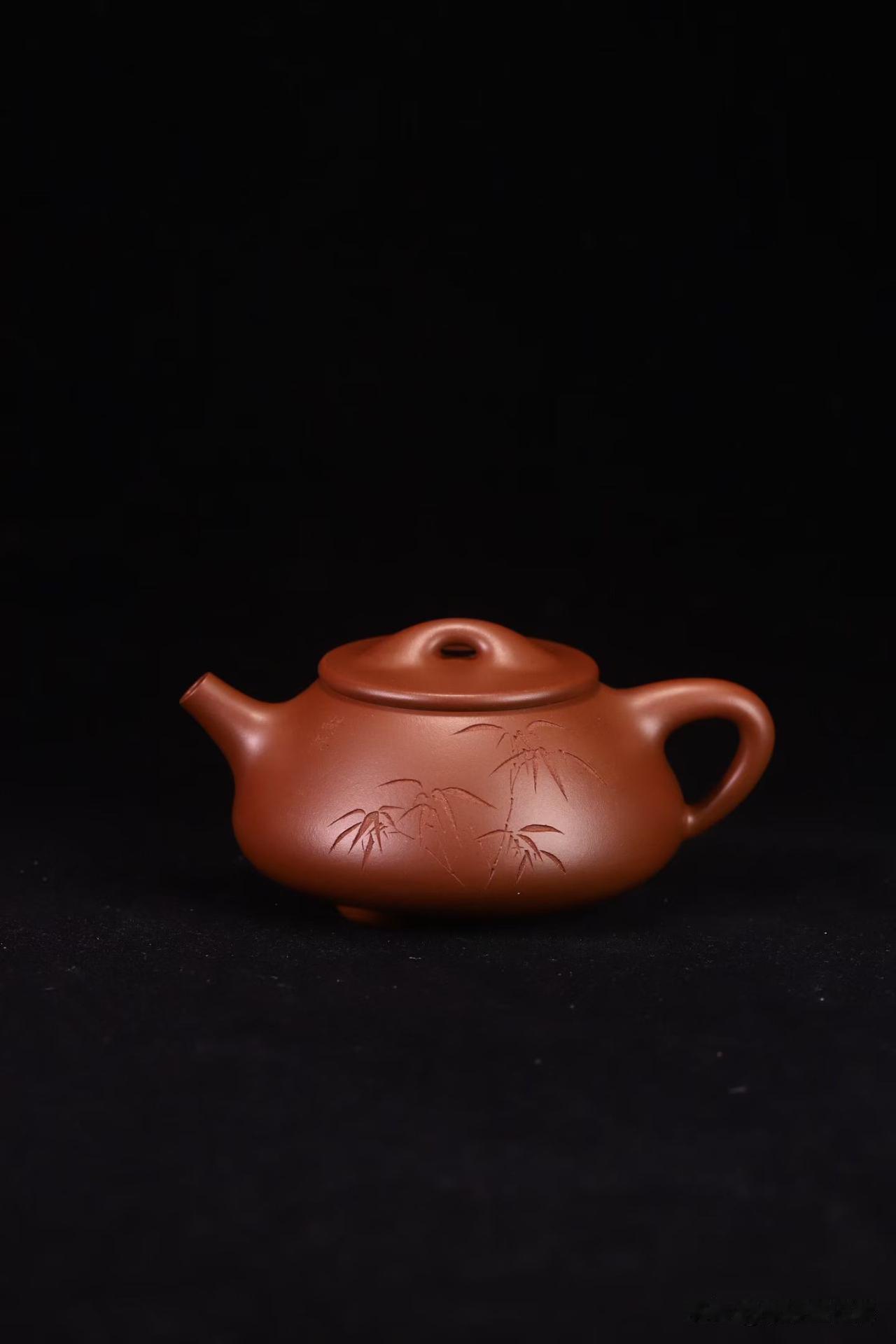 紫砂壶中的“盘”到底指什么？不是包浆，也不是拿汗手蹭很多人一聊紫砂壶，就会问：