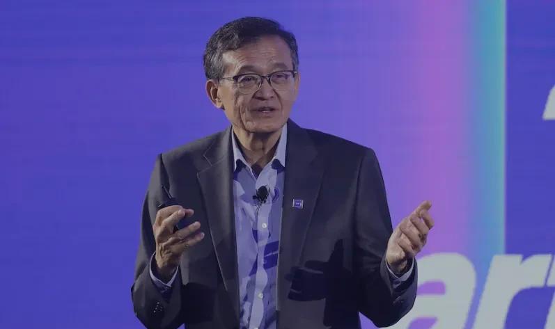 一国总统逼迫一家企业CEO辞职，这在全球也都是破天荒的事情。看来国家安全的这顶帽