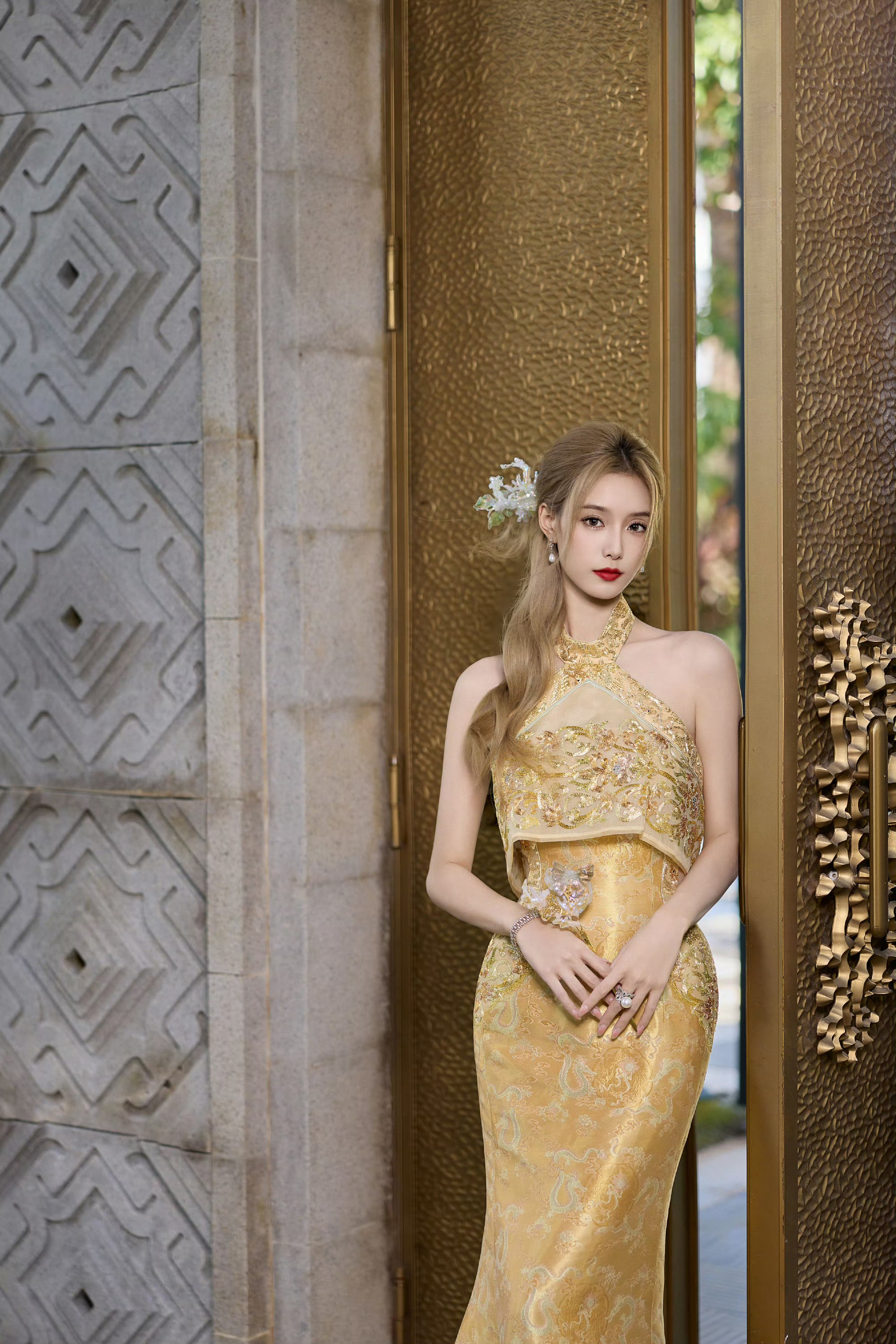 敢问这是哪家的千金小姐，徐艺洋你无敌美了