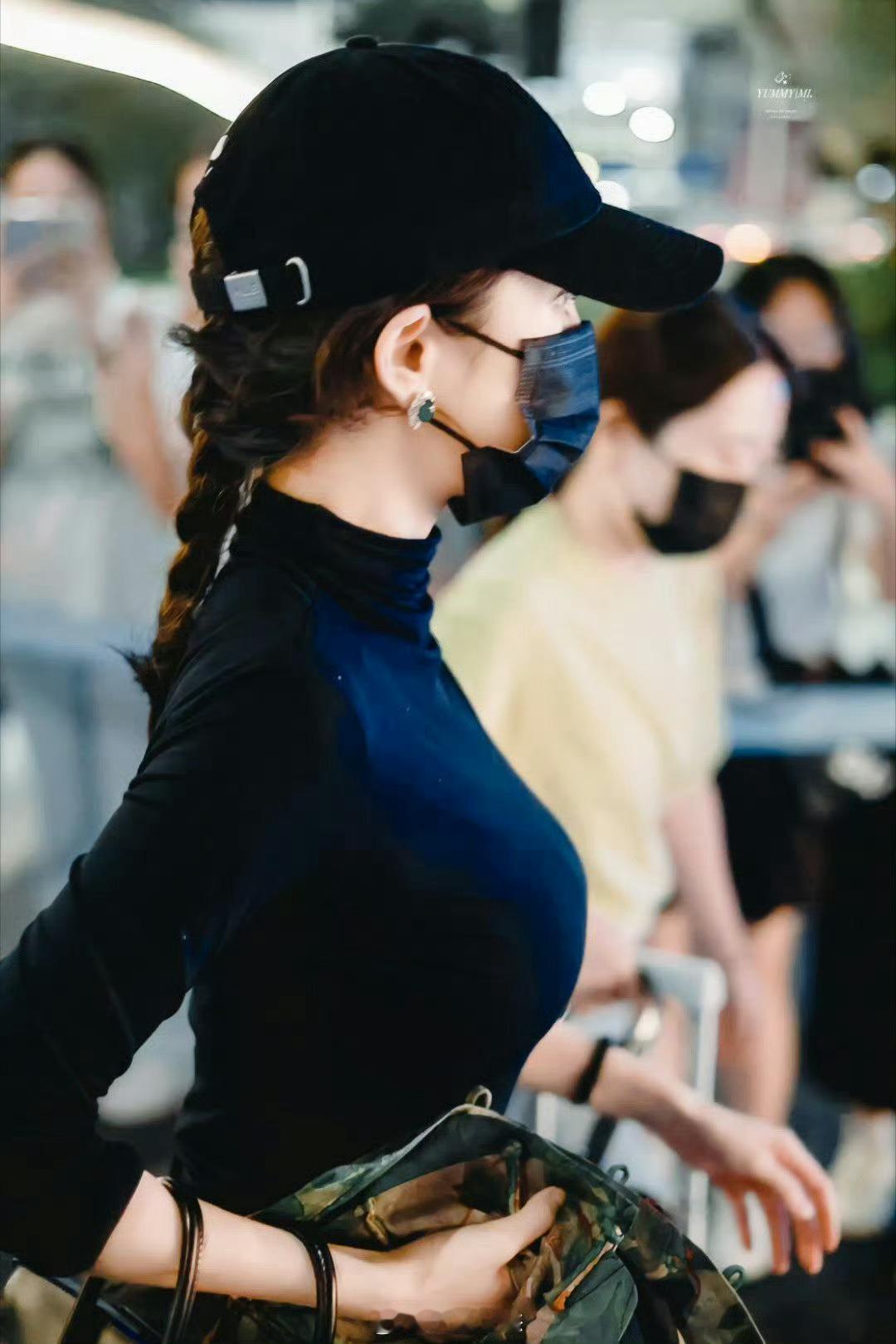 说实话杨幂身材太完美了​​​