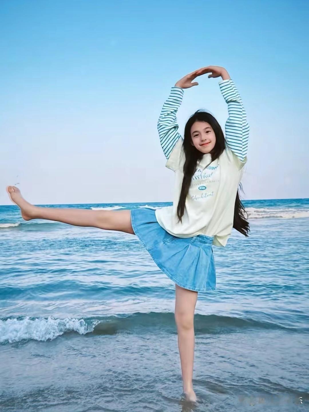 刘畊宏的女儿小泡芙也很有明星脸，长得好漂亮啊，从小美到大。