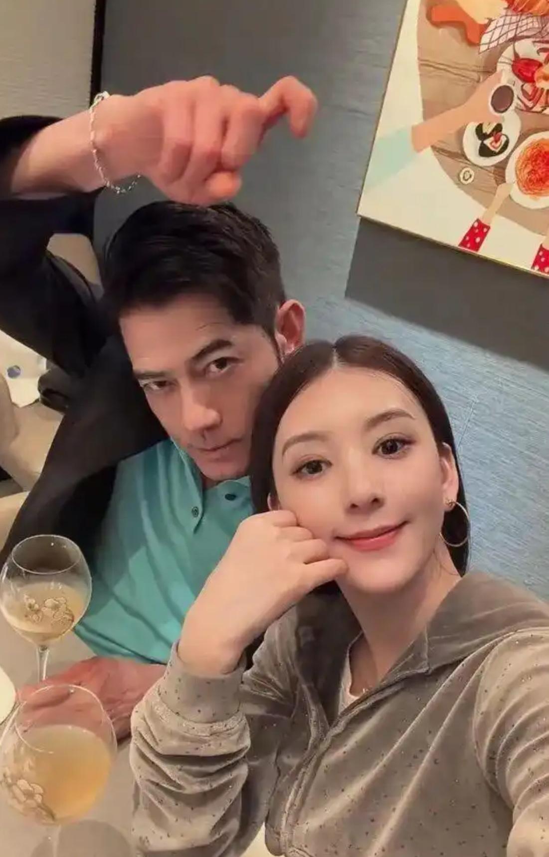 郭富城方媛结婚9周年撒糖：“执子之手”，他们的婚姻藏着普通人可借鉴的3个真相