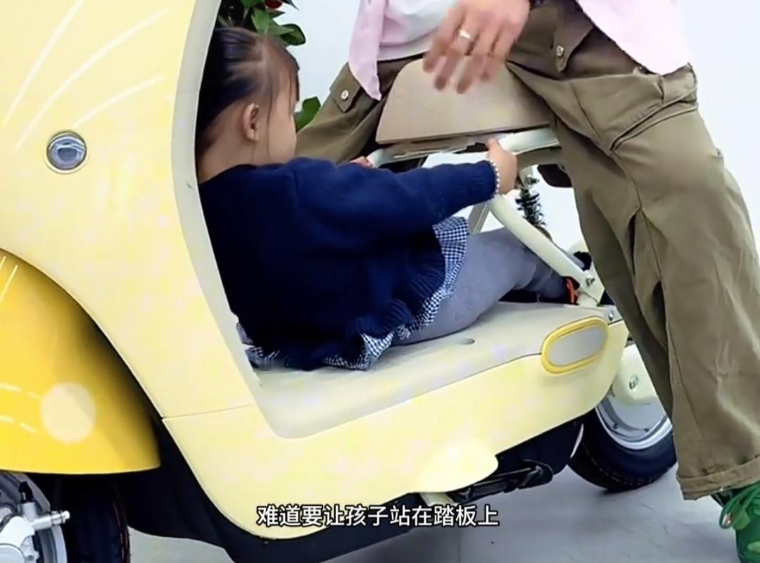 4000块买新国标电动车，竟没法接娃？家长吐槽太坑了！12月起旧国标电动车