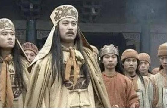 清朝其实在太平天国的时候就应该灭亡了，因为像太平天国这样大规模的农民起义，放到其