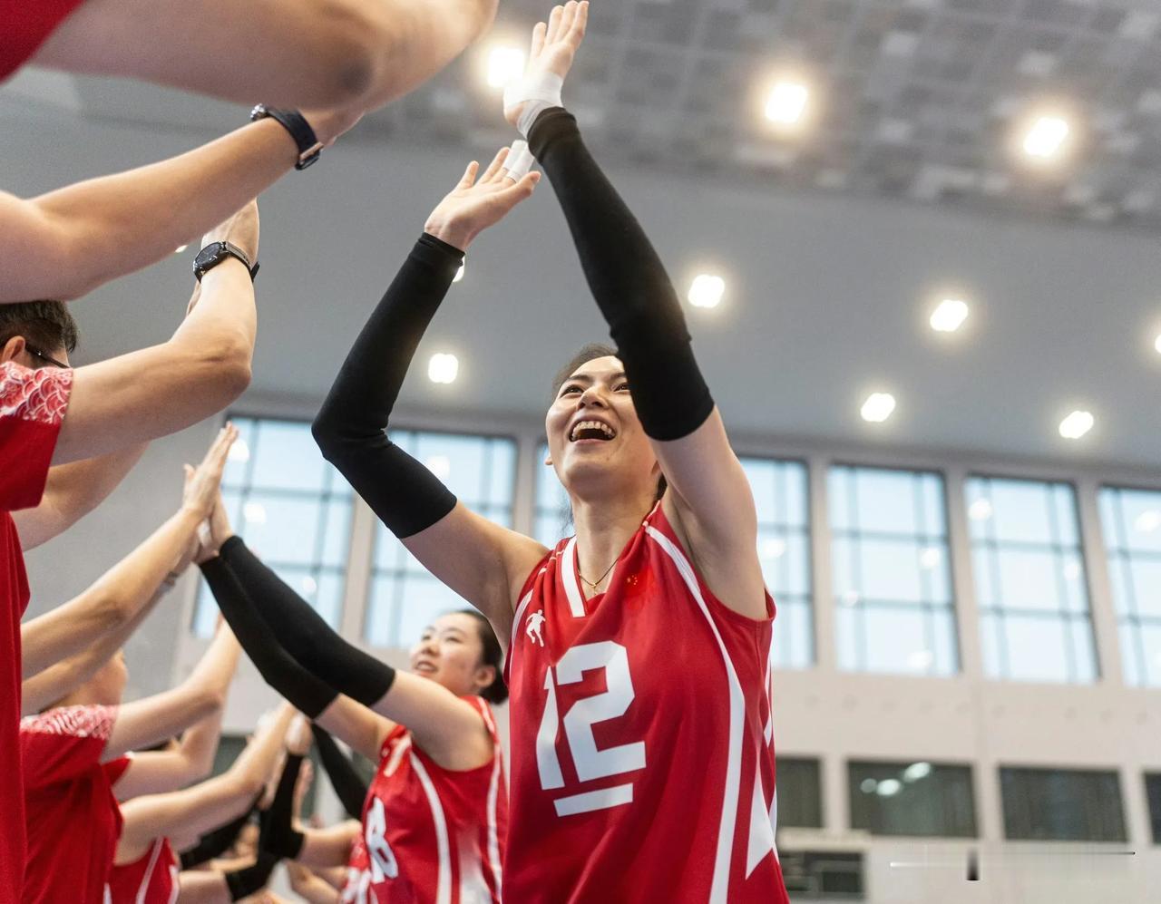 大运会中国女排0-3惨败德国队，周页彤17分独木难支，国家队“遗珠”集体熄火。三