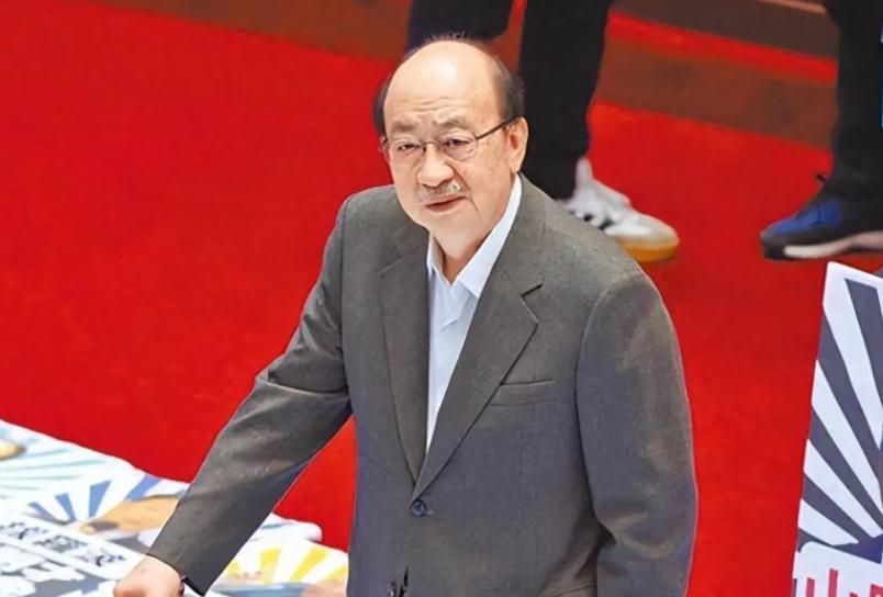 民进党“立法院”党团，一夜之间，瘫痪了。很多人以为，是没人愿意出来承担责任。