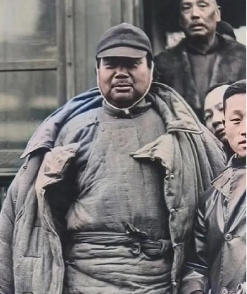 冯玉祥为何要烧少林寺？1928年，冯玉祥带兵火烧少林，屠杀武僧，大火烧了40天，