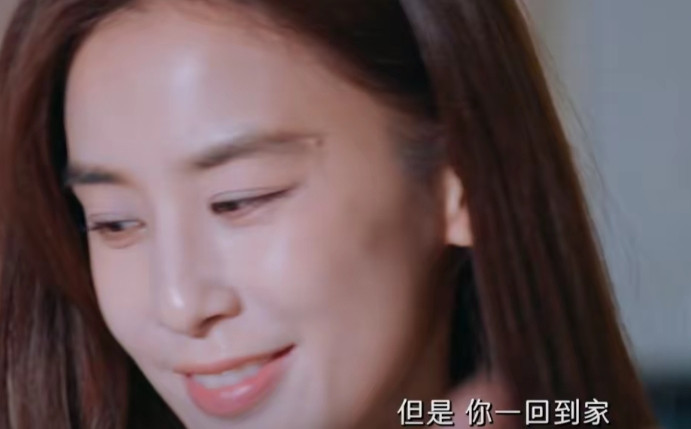 黄圣依太惨了，离婚后竟然被自己的亲妈嫌弃了，说：是你硬要搬过来和我们一起住……