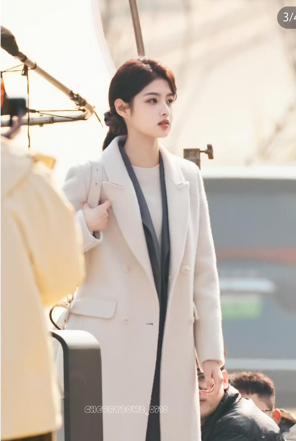 关于艾米到底该不该艺考，我有几点想说:她今年开始能演女主，那肯定首要是把握好主角