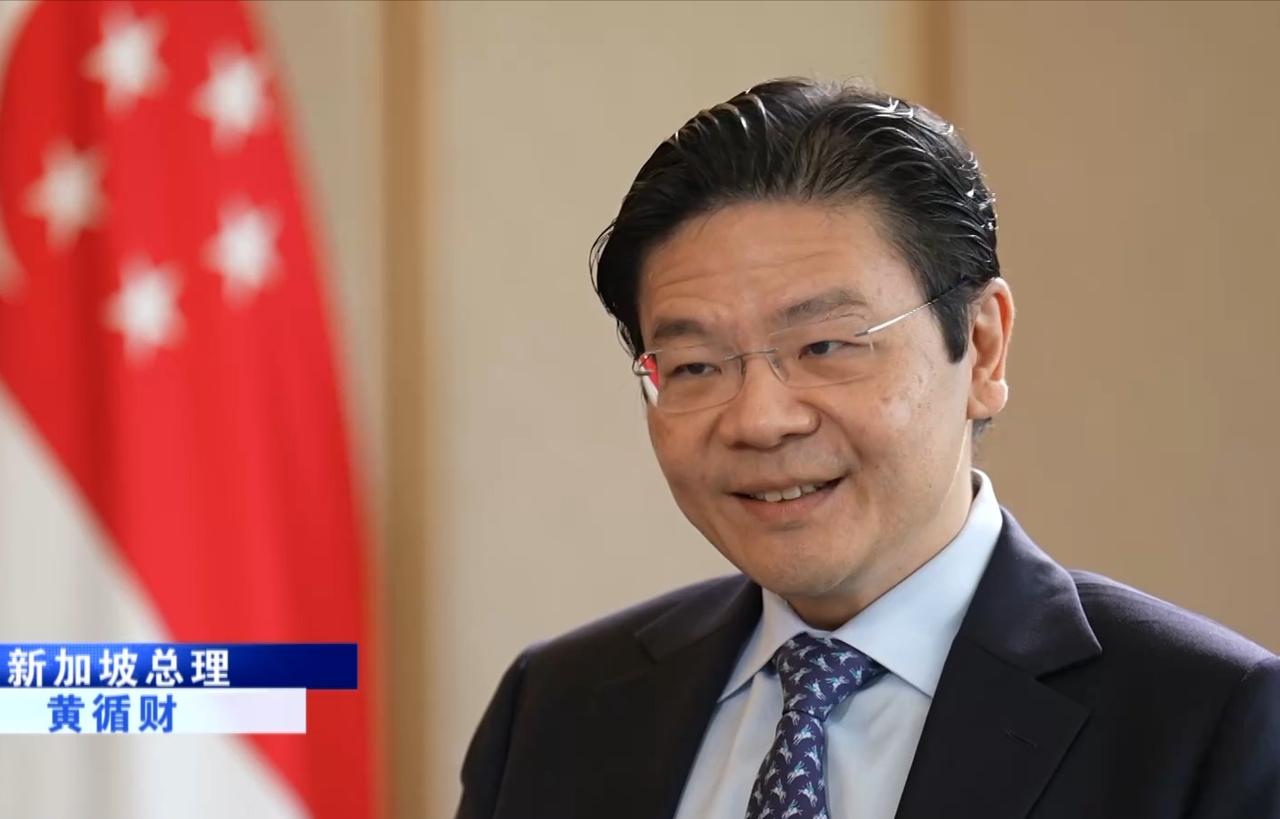 新加坡来“低头”了？ 新加坡《联合早报》3月24日报道：“新加坡总理兼财政部
