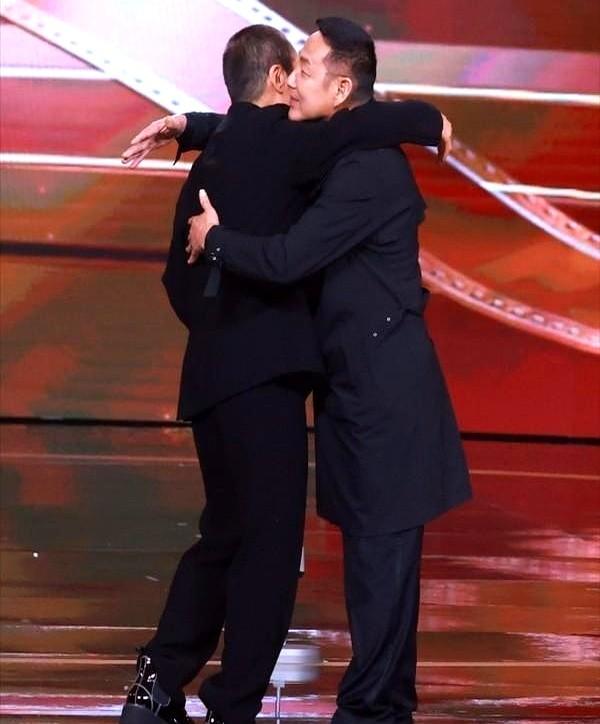 你会买票去看张艺谋的新电影《惊蛰无声》吗？这片子的演员阵容真够豪横的。易烊千