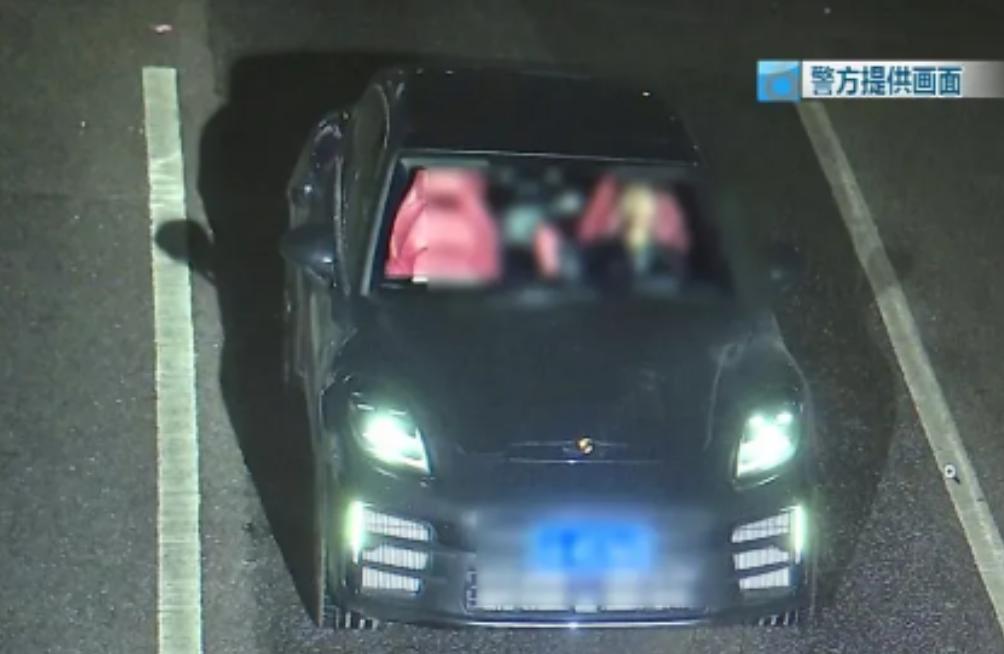 云南昆明，一女子惊讶的发现，她价值140多万的保时捷，明明停在公司停车场没开，可