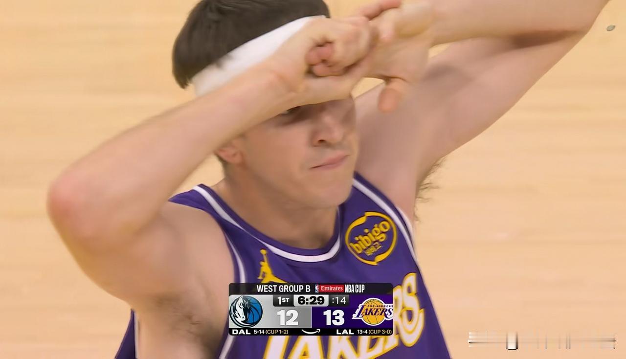 恭喜湖人超级球星里弗斯荣膺队史第一人！今天湖人在主场以129：119战胜独行侠，